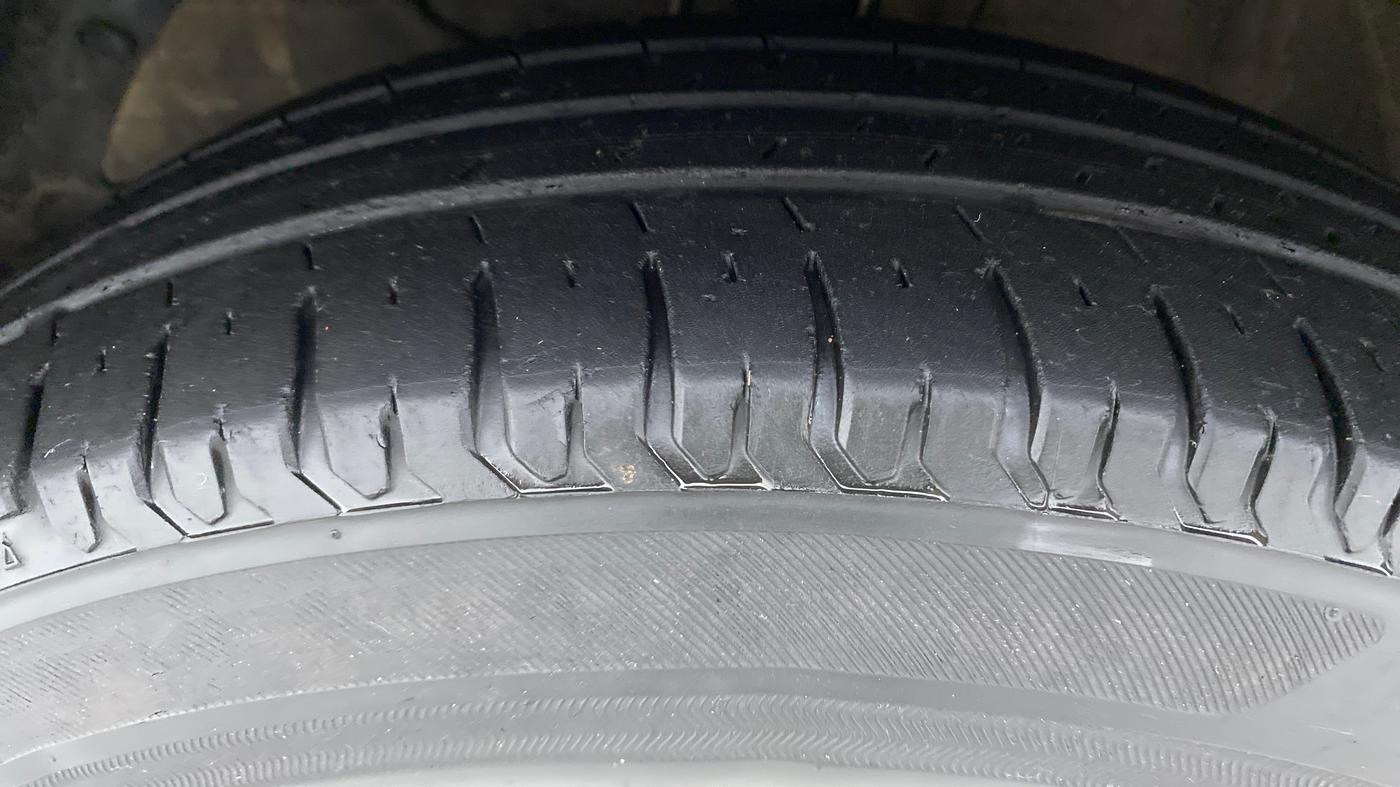 2019 Maruti Swift VXI, Petrol, Manual, 31,508 km, Right Front Tyre Tread