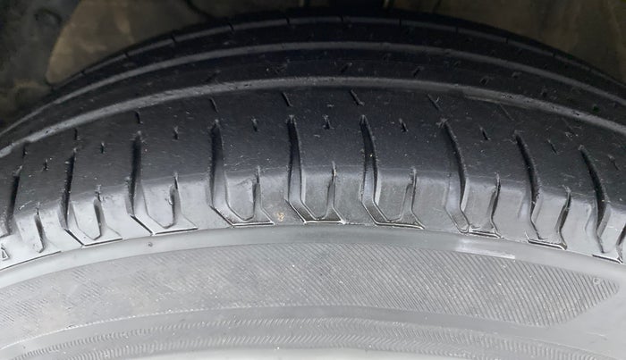 2019 Maruti Swift VXI, Petrol, Manual, 31,508 km, Right Front Tyre Tread