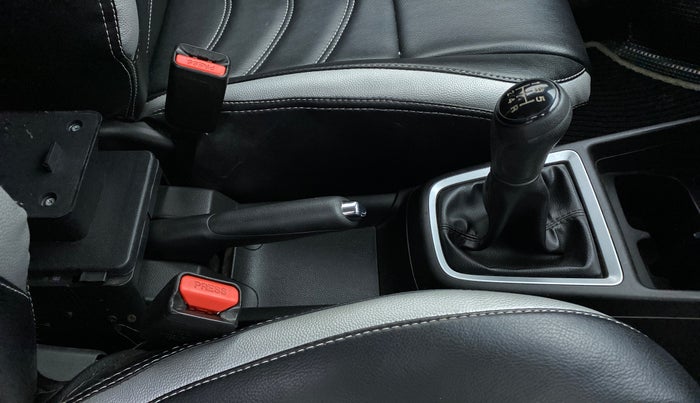 2019 Maruti Swift VXI, Petrol, Manual, 31,508 km, Gear Lever