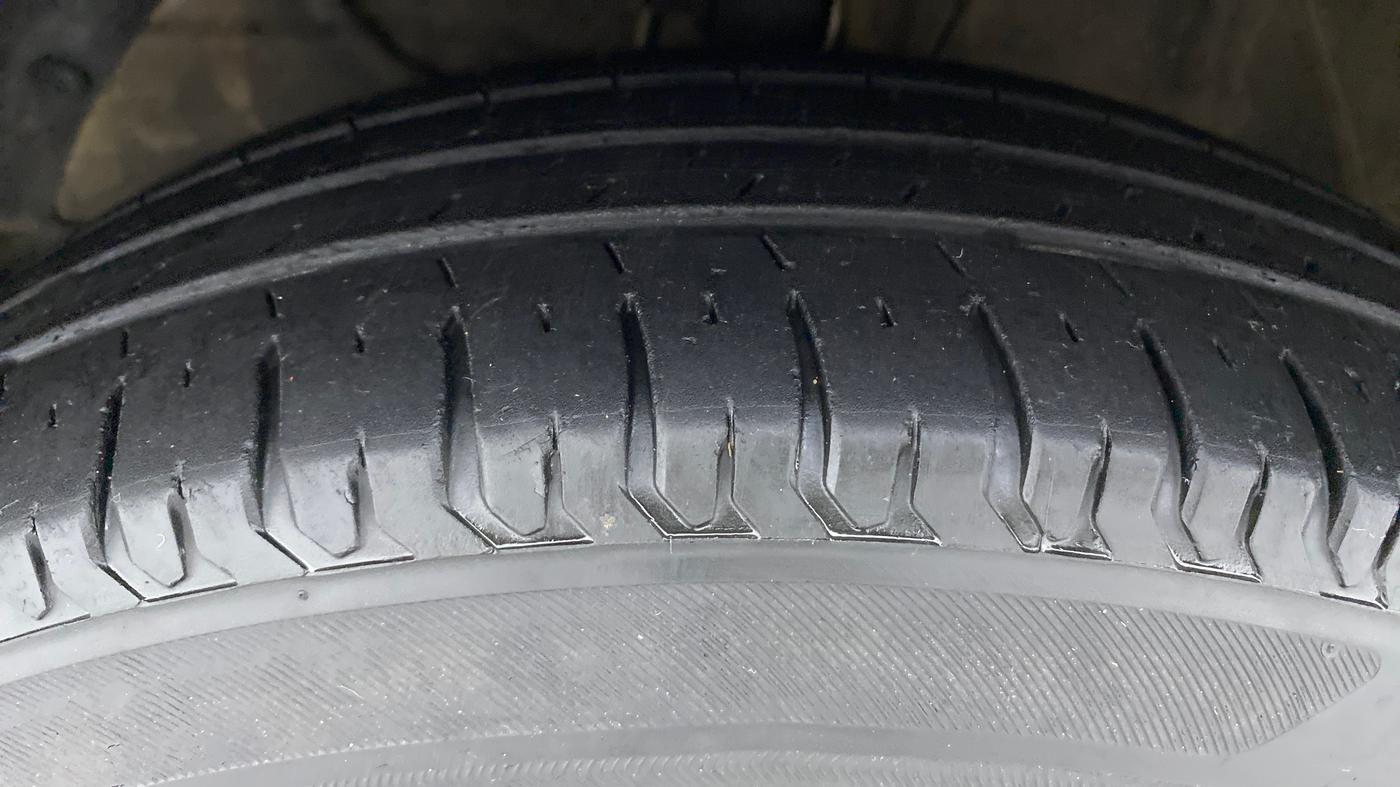 2019 Maruti Swift VXI, Petrol, Manual, 31,508 km, Left Front Tyre Tread