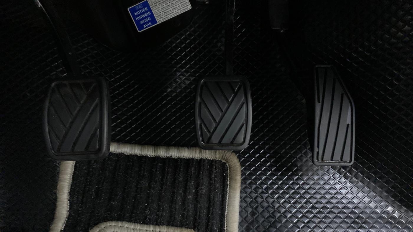 2019 Maruti Swift VXI, Petrol, Manual, 31,508 km, Pedals