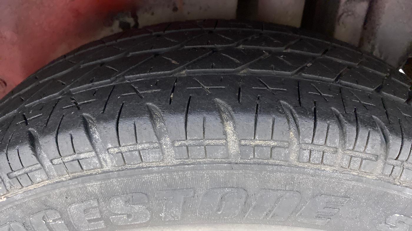 2016 Maruti Swift VXI O, Petrol, Manual, 55,792 km, Left Rear Tyre Tread