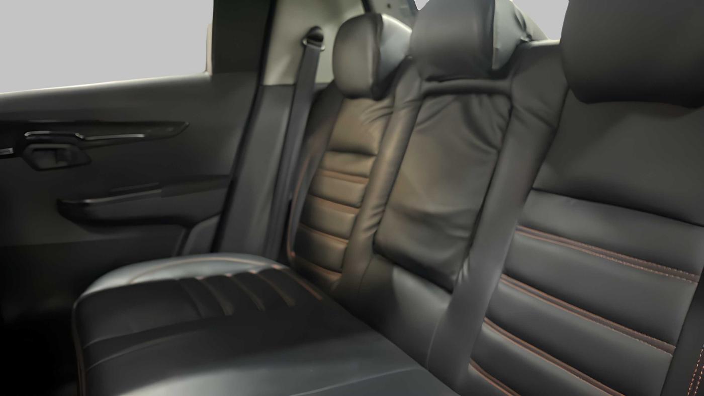 2017 Mahindra Kuv100 K8 6 STR DUAL TONE, Petrol, Manual, 51,201 km, Right Side Rear Door Cabin
