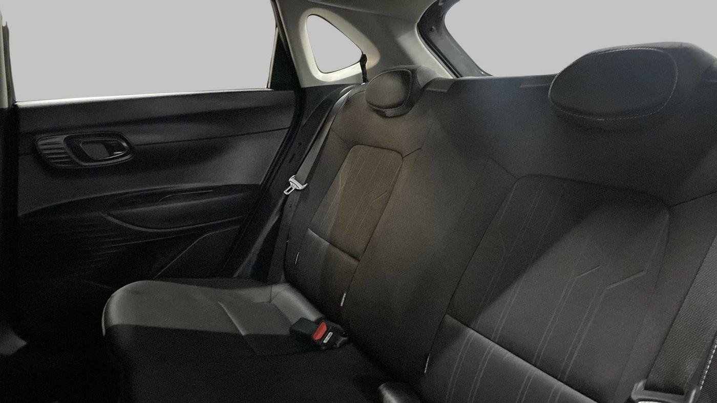 2021 Hyundai NEW I20 SPORTZ 1.2 AT, Petrol, Automatic, 17,038 km, Right Side Rear Door Cabin
