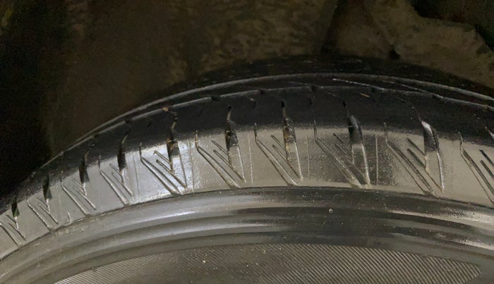 2022 Tata Safari XZA PLUS, Diesel, Automatic, 37,287 km, Right Rear Tyre Tread