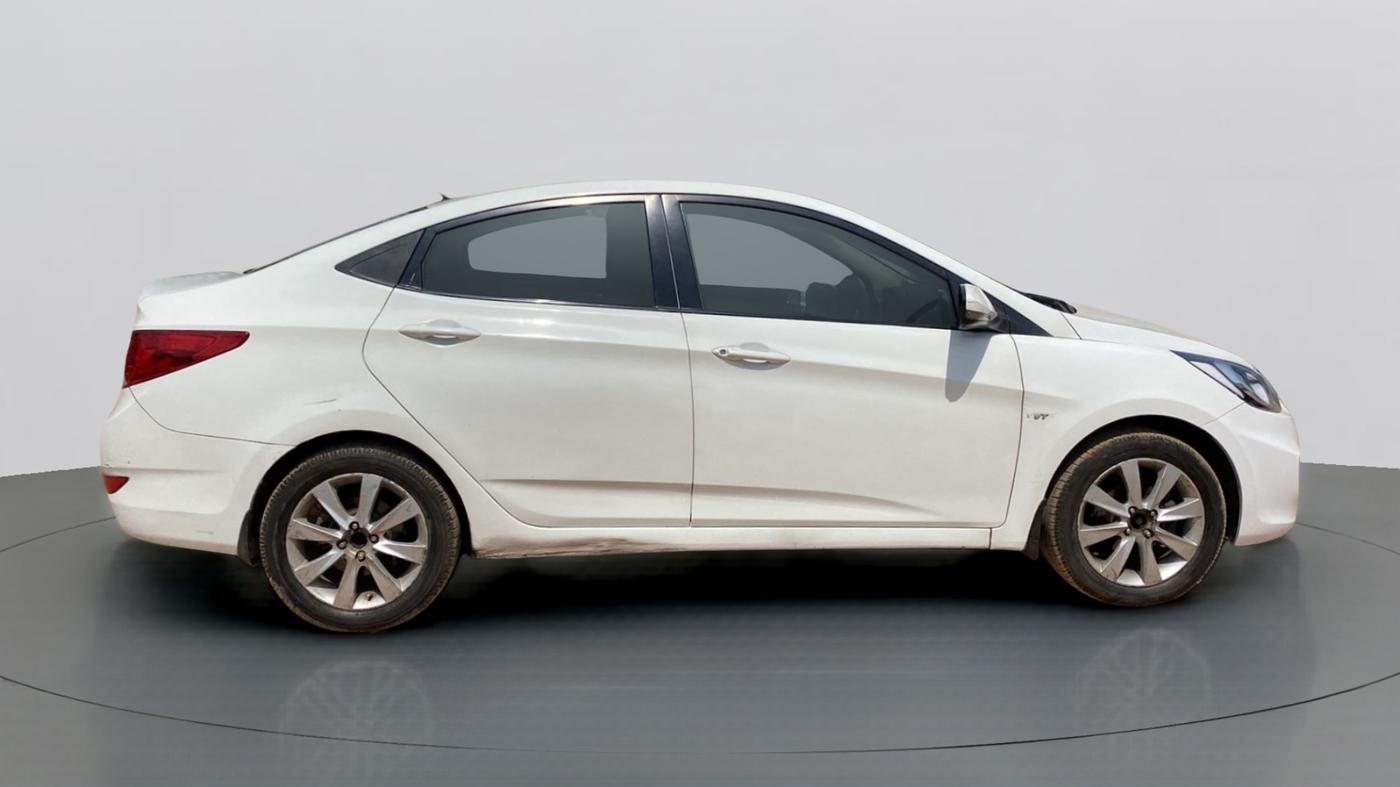 2012 Hyundai Verna FLUIDIC 1.6 VTVT SX, Petrol, Manual, 69,597 km, Right Side View