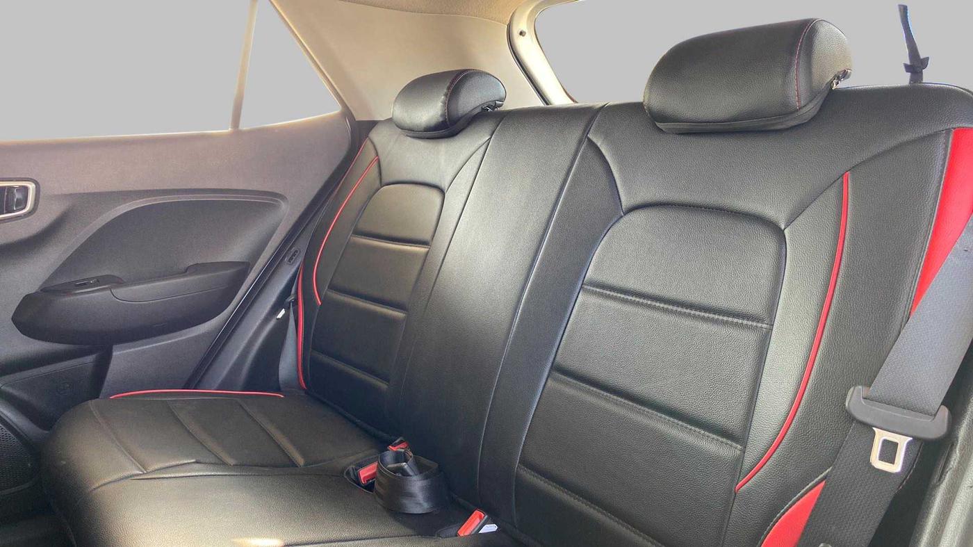 2021 Hyundai VENUE S+ 1.2, Petrol, Manual, 50,543 km, Right Side Rear Door Cabin