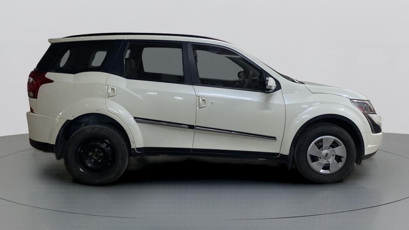 2019 Mahindra XUV500 W7 AT, Diesel, Automatic, 65,669 km, Right Side View