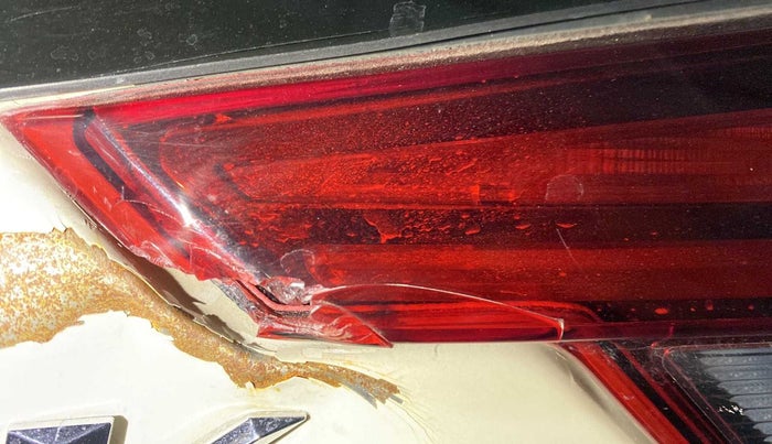 2019 Mahindra XUV500 W7 AT, Diesel, Automatic, 65,669 km, Right tail light - Minor damage