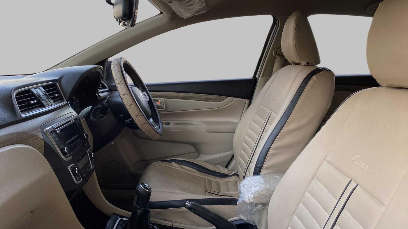 2021 Maruti Ciaz DELTA 1.5 SHVS MT PETROL, Petrol, Manual, 5,748 km, Right Side Front Door Cabin