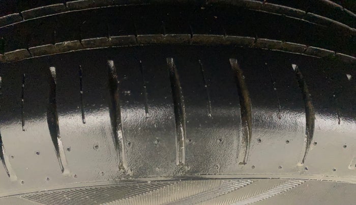 2021 Maruti Baleno ZETA PETROL 1.2, Petrol, Manual, 30,318 km, Right Rear Tyre Tread