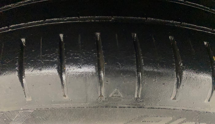 2021 Maruti Baleno ZETA PETROL 1.2, Petrol, Manual, 30,318 km, Left Front Tyre Tread