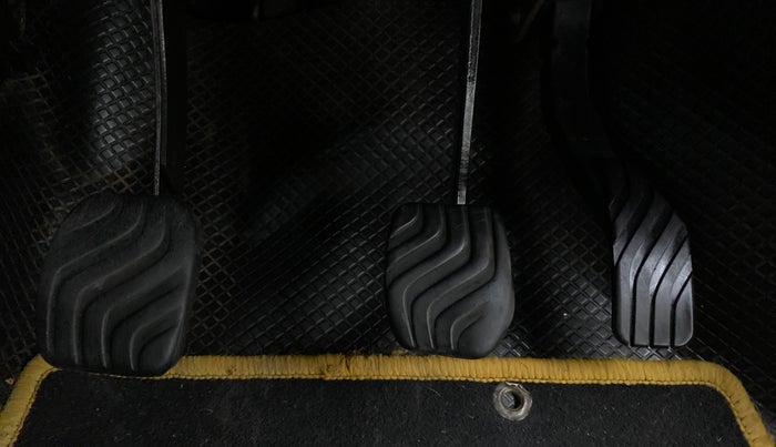 2018 Renault Kwid 1.0 RXT Opt, Petrol, Manual, 84,205 km, Pedals