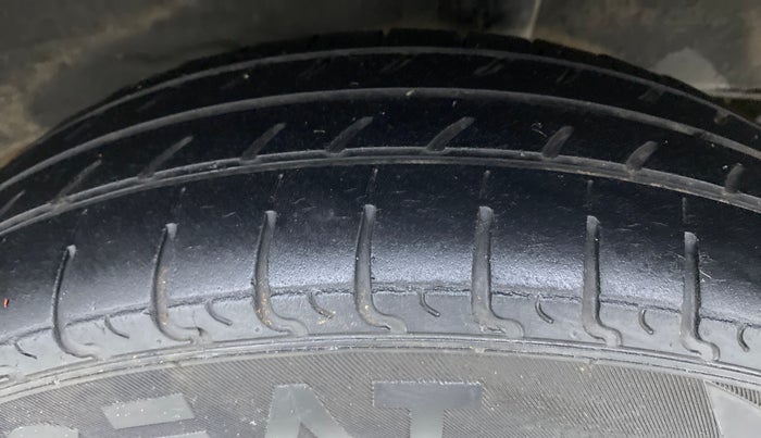 2018 Renault Kwid 1.0 RXT Opt, Petrol, Manual, 84,205 km, Left Rear Tyre Tread