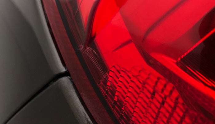 2018 Renault Kwid 1.0 RXT Opt, Petrol, Manual, 84,205 km, Left tail light - Minor scratches