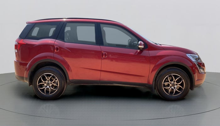 2019 Mahindra XUV500 W7, Diesel, Manual, 27,360 km, Right Side View
