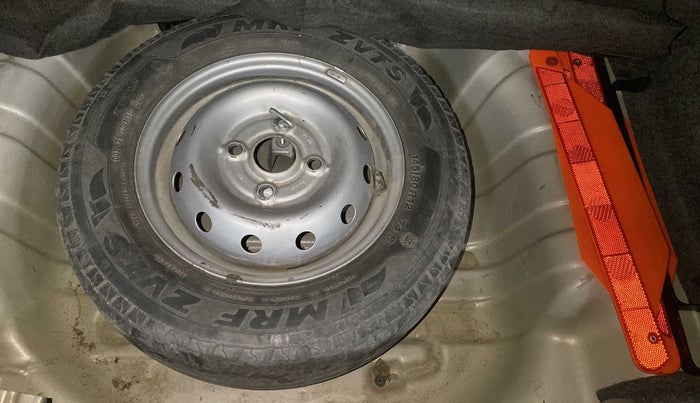 2010 Maruti Alto LX, Petrol, Manual, 33,095 km, Dicky (Boot door) - Jack/Tool not available