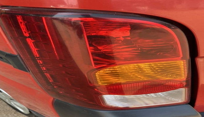2015 Maruti Eeco 7 STR, Petrol, Manual, 20,325 km, Left tail light - Minor scratches