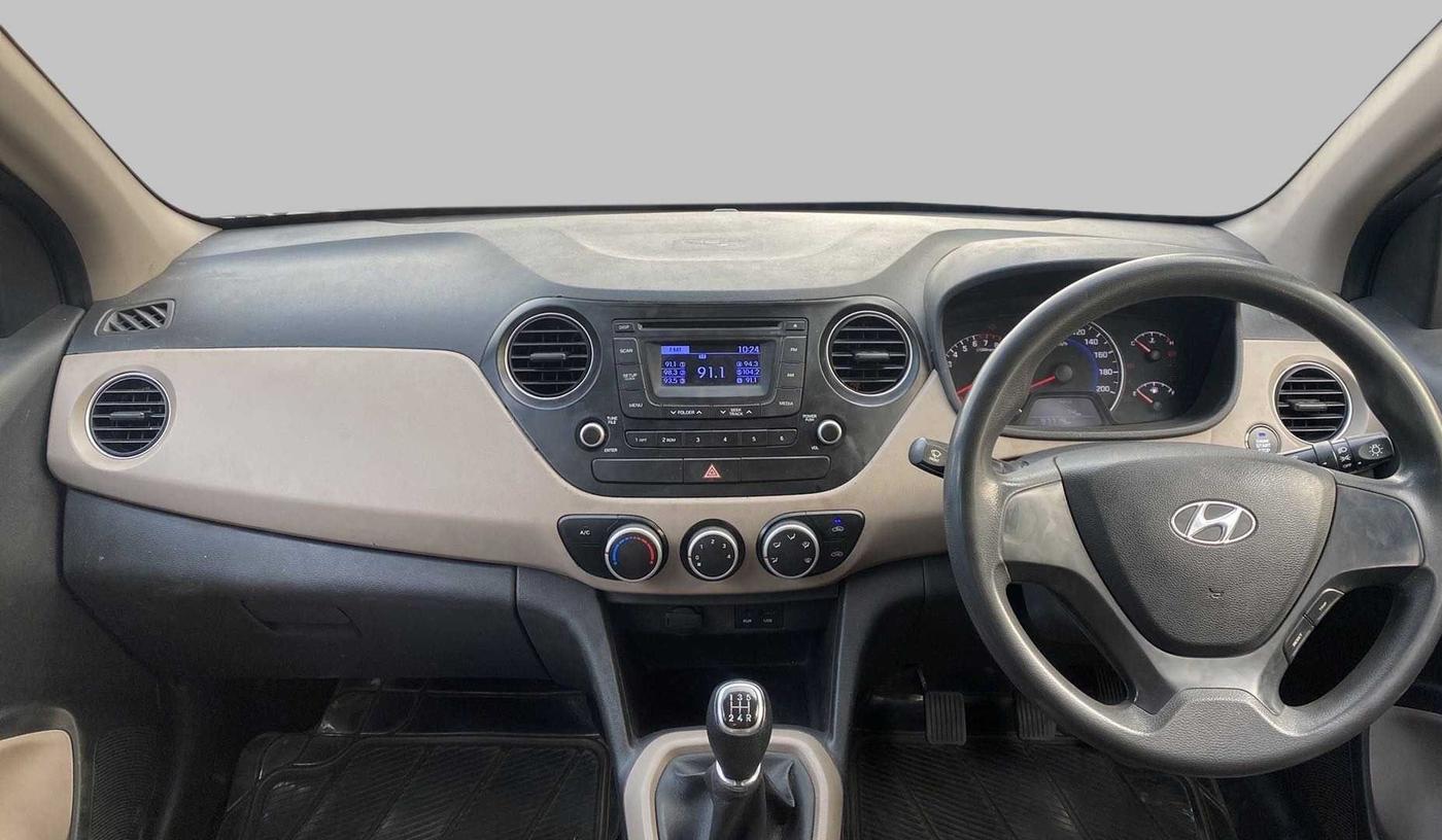 2013 Hyundai Grand i10 SPORTZ 1.2 KAPPA VTVT, Petrol, Manual, 97,703 km, Dashboard