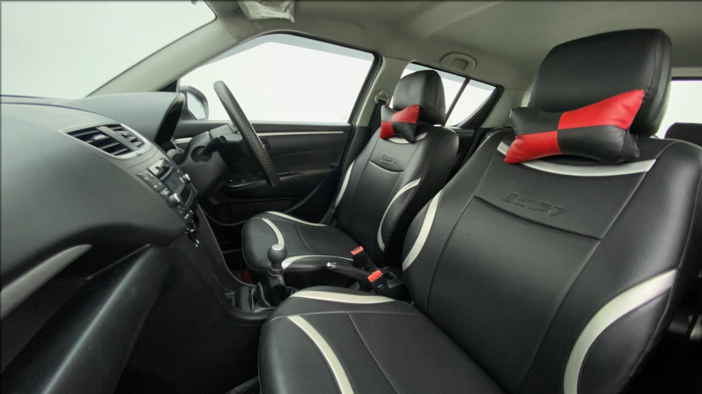 2016 Maruti Swift VXI, Petrol, Manual, 70,563 km, Right Side Front Door Cabin
