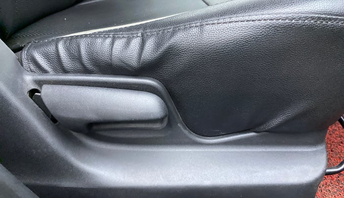 2016 Maruti Swift VXI, Petrol, Manual, 70,563 km, Driver Side Adjustment Panel