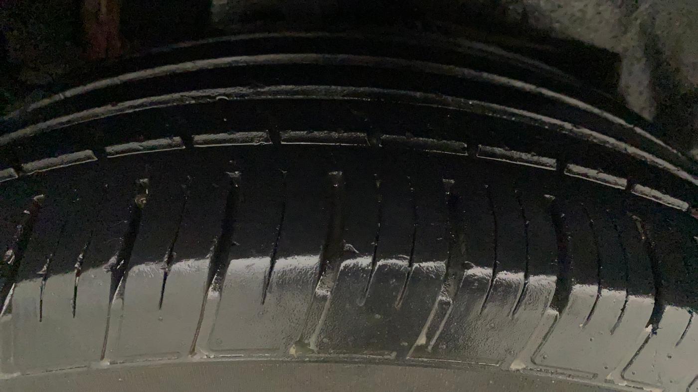 2018 Mahindra XUV500 W11 AT, Diesel, Automatic, 75,351 km, Left Rear Tyre Tread