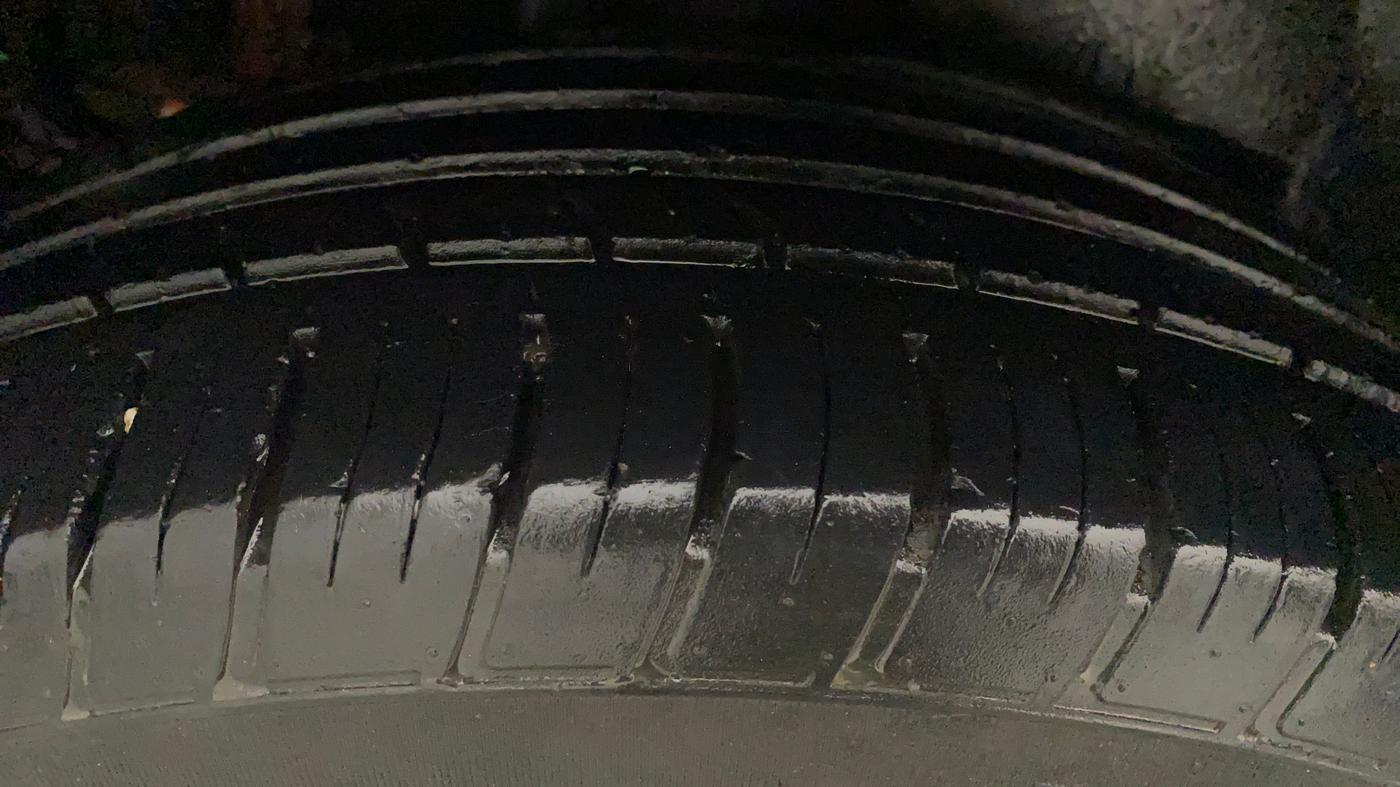 2018 Mahindra XUV500 W11 AT, Diesel, Automatic, 75,351 km, Right Rear Tyre Tread