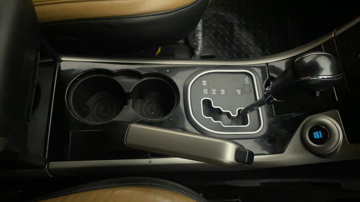 2018 Mahindra XUV500 W11 AT, Diesel, Automatic, 75,351 km, Gear Lever