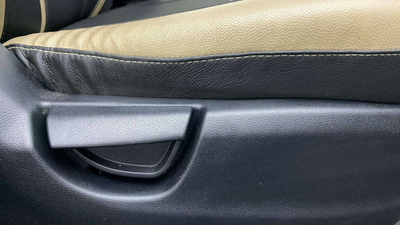 2019 Hyundai NEW SANTRO ERA EXECUTIVE, Petrol, Manual, 26,971 km, Driver Side Adjustment Panel