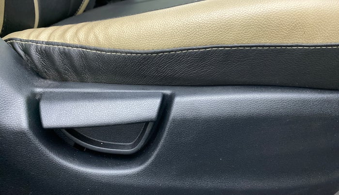 2019 Hyundai NEW SANTRO ERA EXECUTIVE, Petrol, Manual, 26,971 km, Driver Side Adjustment Panel