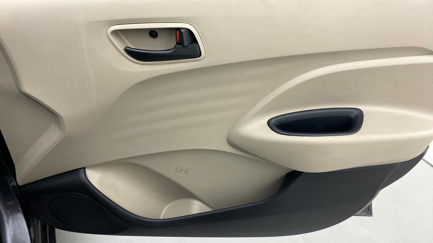 2019 Hyundai NEW SANTRO ERA EXECUTIVE, Petrol, Manual, 26,971 km, Driver Side Door Panels Control