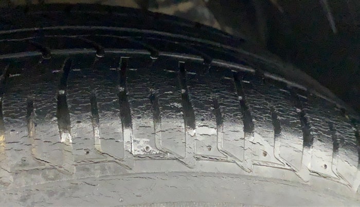 2014 Tata Zest XE RT, Petrol, Manual, 36,090 km, Right Front Tyre Tread