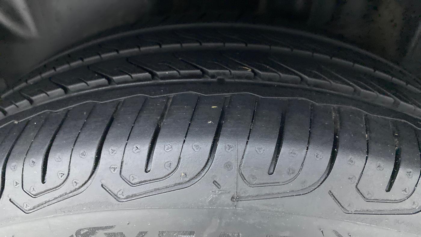 2016 Volkswagen Vento 1.2 TSI HIGHLINE PLUS AT, Petrol, Automatic, 66,062 km, Left Rear Tyre Tread