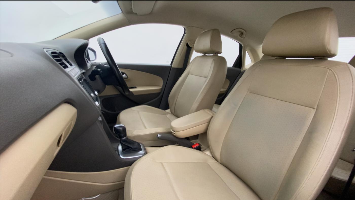 2016 Volkswagen Vento 1.2 TSI HIGHLINE PLUS AT, Petrol, Automatic, 66,062 km, Right Side Front Door Cabin