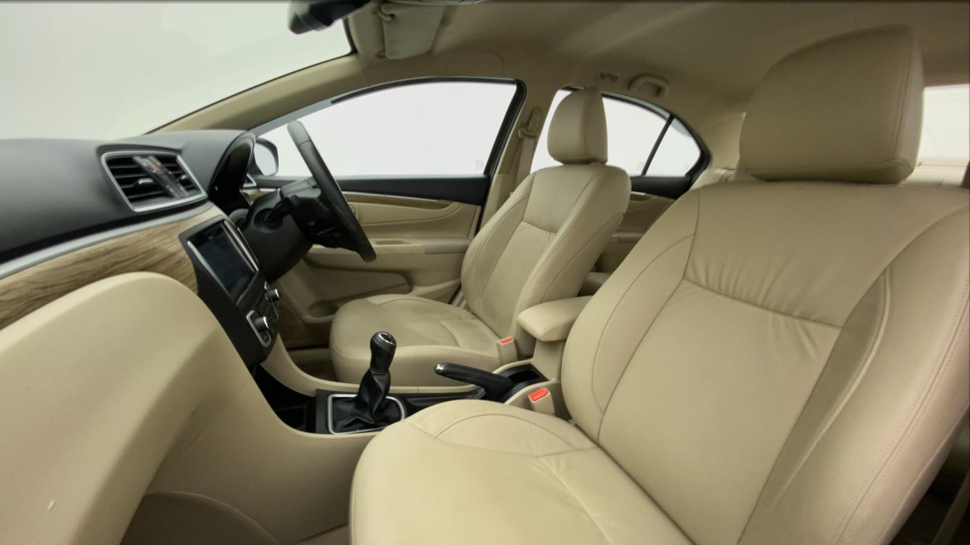 2020 Maruti Ciaz ALPHA 1.5 SHVS PETROL, Petrol, Manual, 25,222 km, Right Side Front Door Cabin