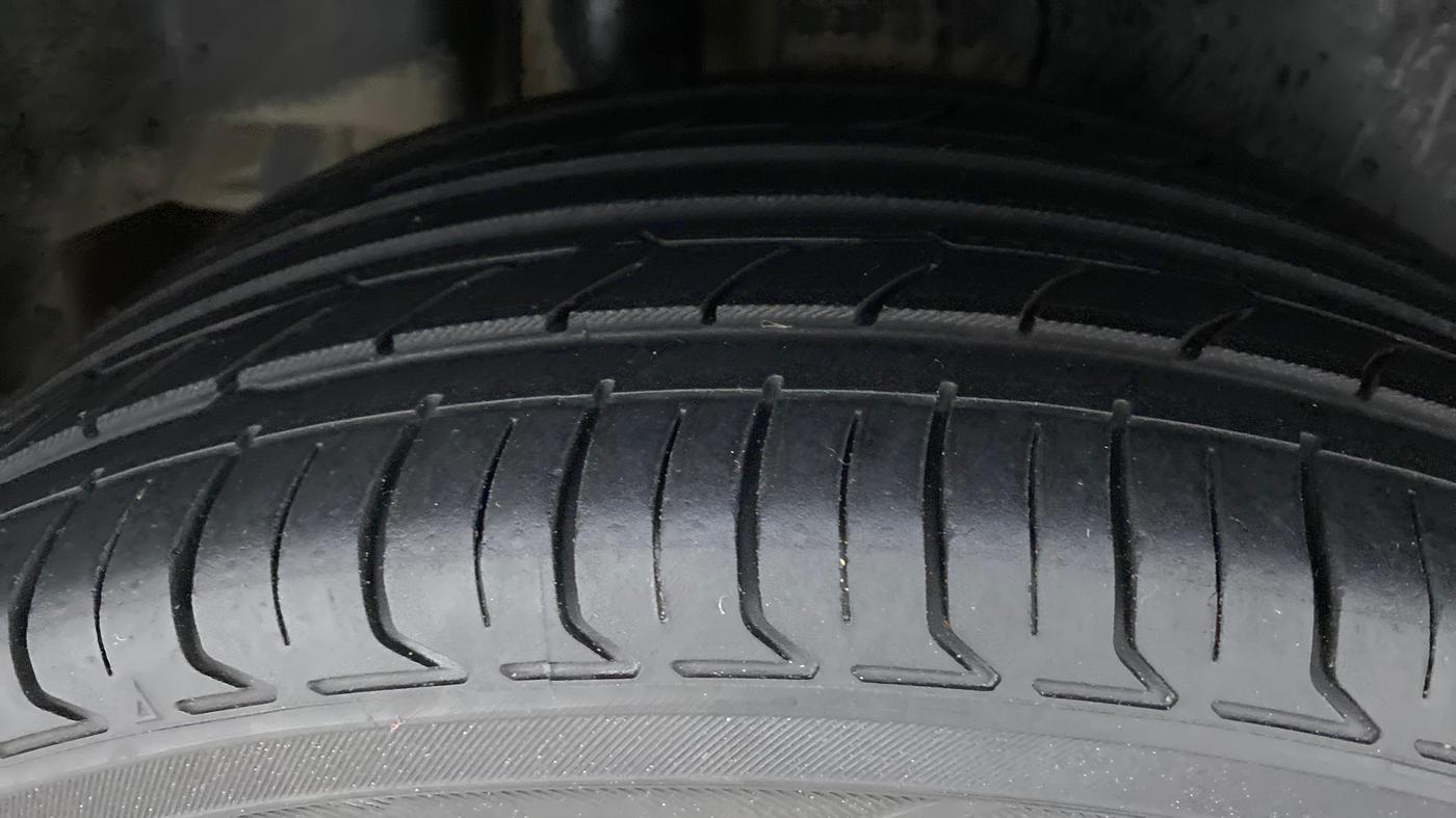 2020 Maruti Ciaz ALPHA 1.5 SHVS PETROL, Petrol, Manual, 25,222 km, Left Rear Tyre Tread