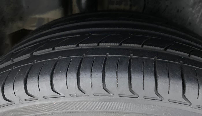 2020 Maruti Ciaz ALPHA 1.5 SHVS PETROL, Petrol, Manual, 25,222 km, Left Rear Tyre Tread