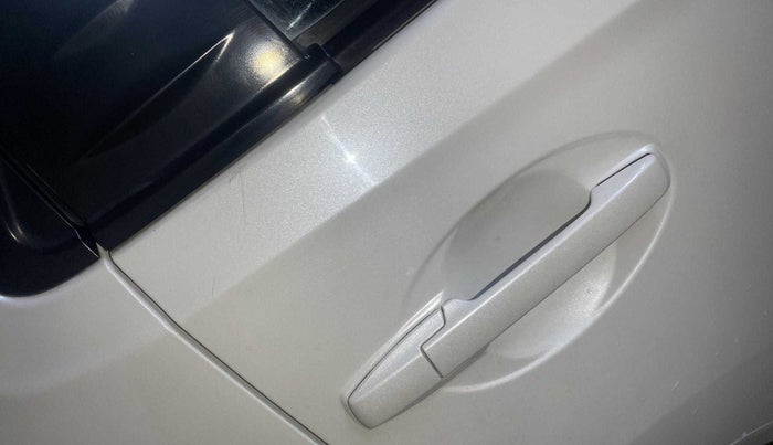 2016 Honda Brio S MT, Petrol, Manual, 37,969 km, Right rear door - Minor scratches