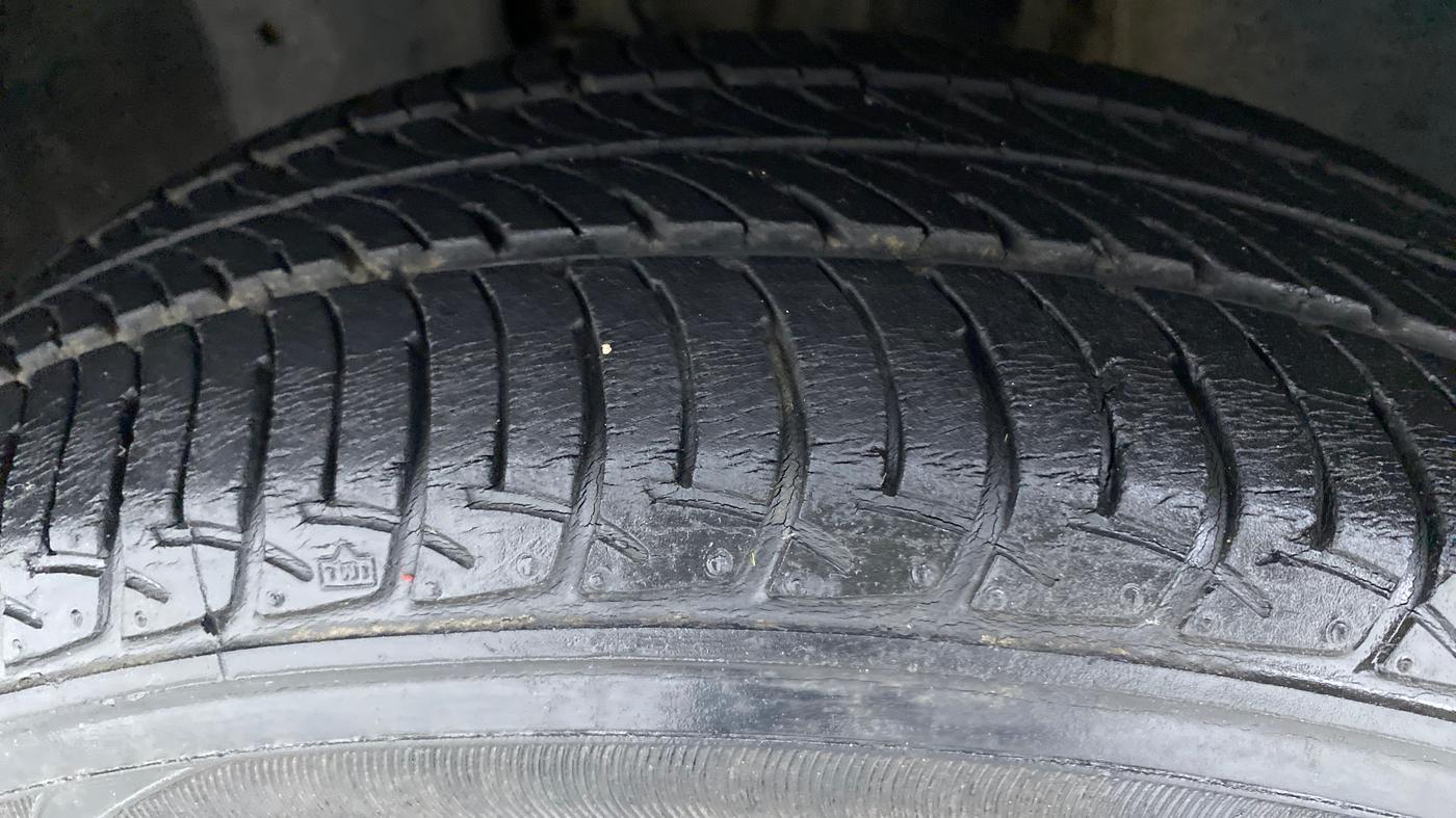 2017 Nissan Micra Active XV S, Petrol, Manual, 25,118 km, Left Front Tyre Tread