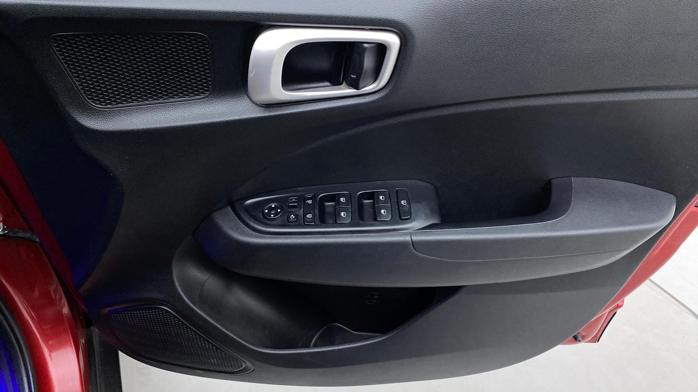 2021 Hyundai VENUE SX 1.0 TURBO IMT, Petrol, Manual, 32,388 km, Driver Side Door Panels Control