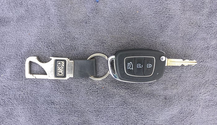 2021 Hyundai VENUE SX 1.0 TURBO IMT, Petrol, Manual, 32,388 km, Key Close Up