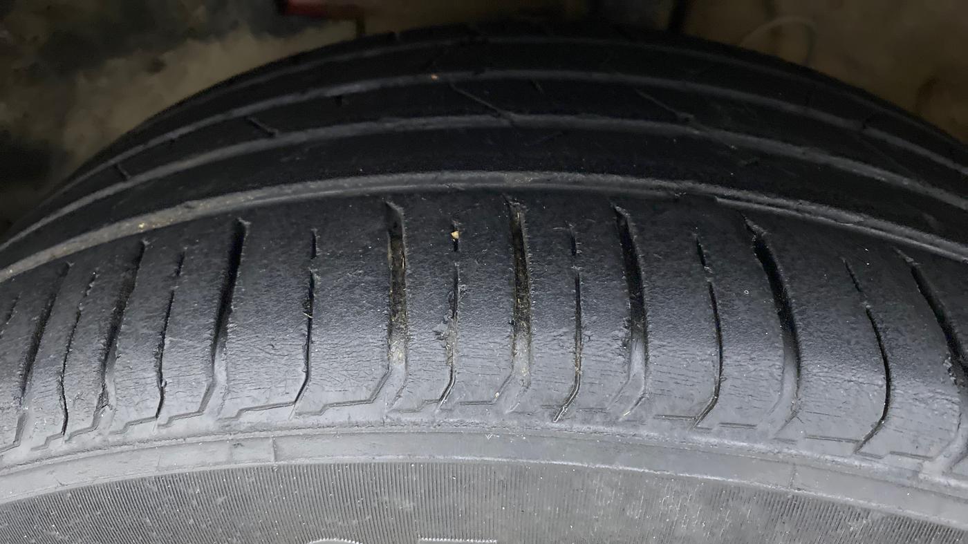 2021 Hyundai VENUE SX 1.0 TURBO IMT, Petrol, Manual, 32,388 km, Left Front Tyre Tread