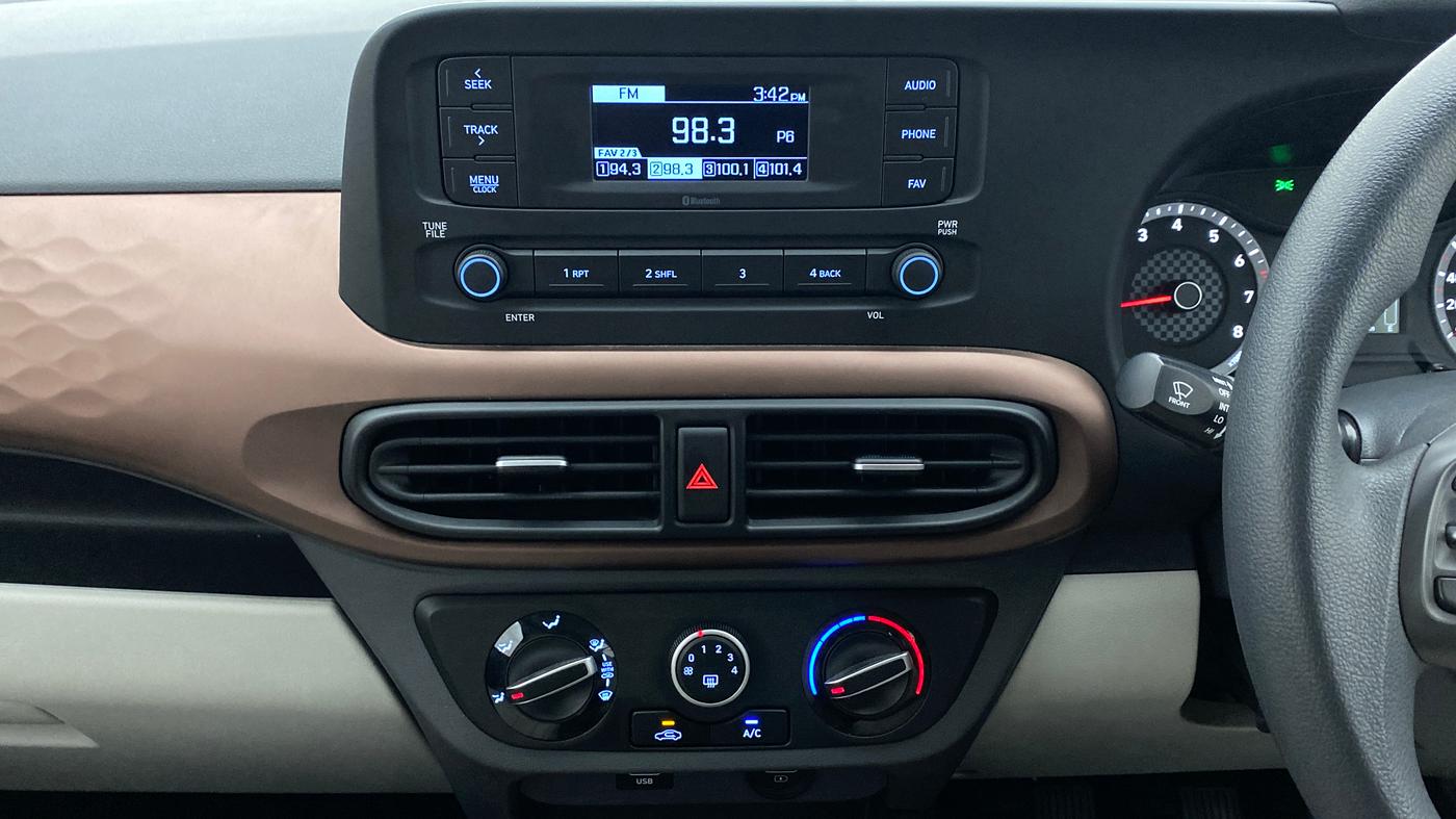 2022 Hyundai AURA S 1.2, Petrol, Manual, 3,812 km, Air Conditioner