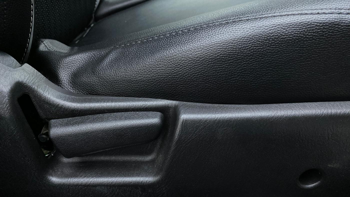 2022 Maruti Alto LXI O, Petrol, Manual, 2,190 km, Driver Side Adjustment Panel
