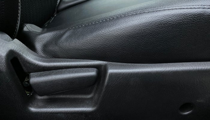 2022 Maruti Alto LXI O, Petrol, Manual, 2,190 km, Driver Side Adjustment Panel
