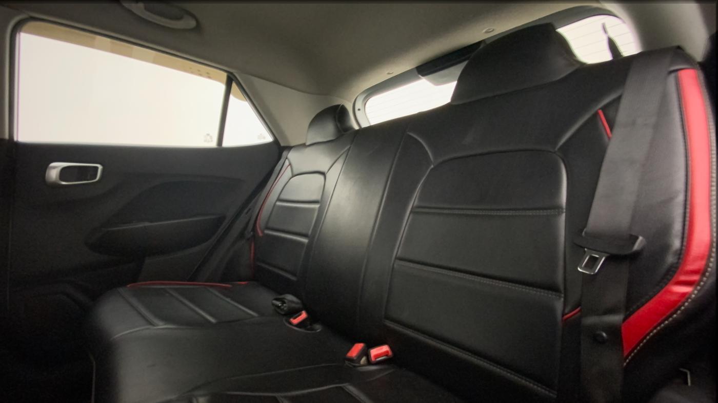 2020 Hyundai VENUE S 1.2, Petrol, Manual, 35,809 km, Right Side Rear Door Cabin