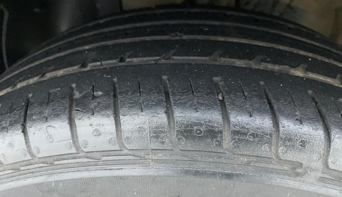 2020 Hyundai VENUE S 1.2, Petrol, Manual, 35,809 km, Left Front Tyre Tread