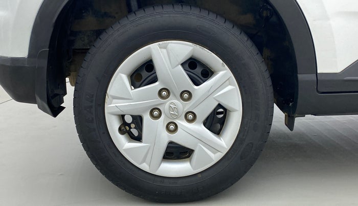 2020 Hyundai VENUE S 1.2, Petrol, Manual, 35,809 km, Right Rear Wheel
