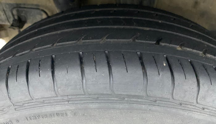 2020 Hyundai VENUE S 1.2, Petrol, Manual, 35,809 km, Right Rear Tyre Tread