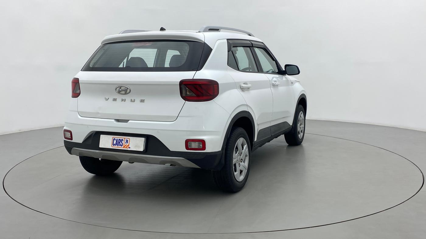 2020 Hyundai VENUE S 1.2, Petrol, Manual, 35,809 km, Right Back Diagonal